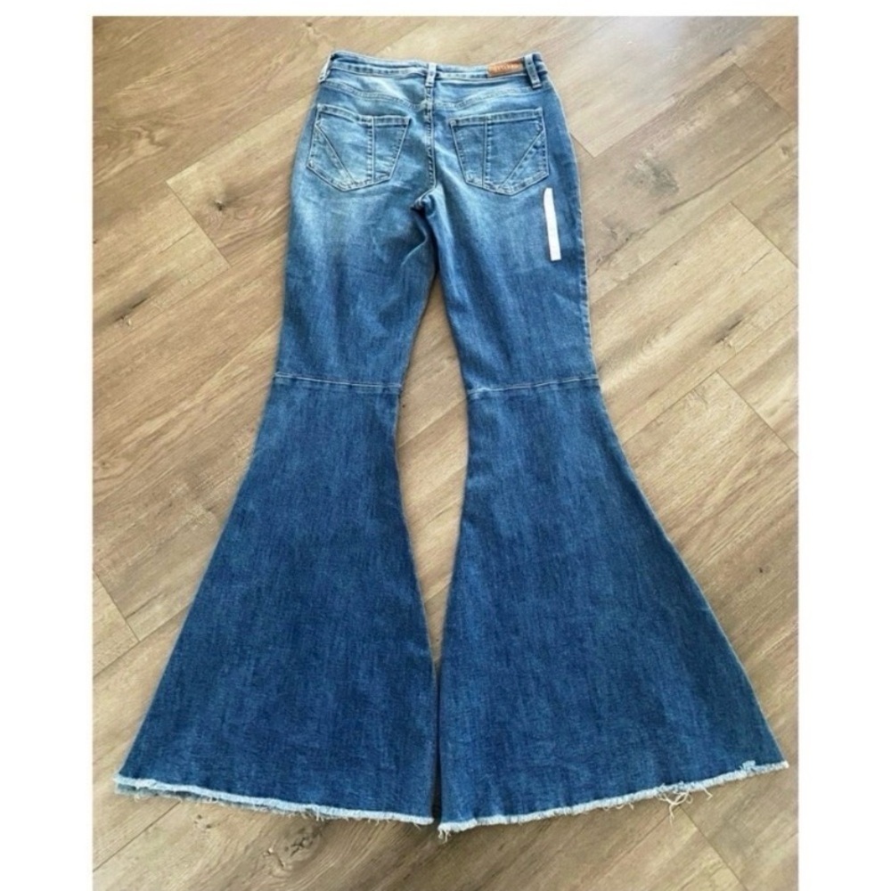 BOOT BARN Shyanne Hi Rise Ripped Flare Jeans - Picture 7 of 10